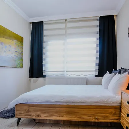 Lejlighed Flat W Balcony 5 Min To Metro And Coast In *