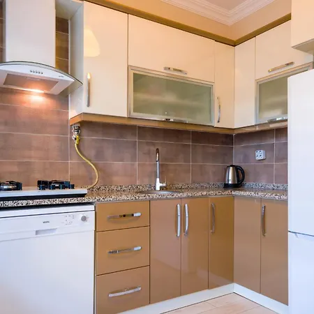 Flat W Balcony 5 Min To Metro And Coast In Lejlighed *