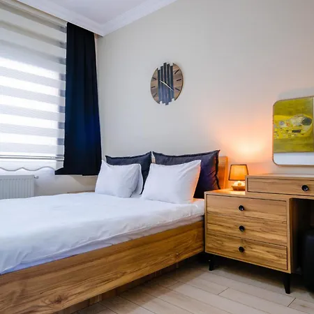 Flat W Balcony 5 Min To Metro And Coast In * Izmir