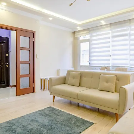 Flat W Balcony 5 Min To Metro And Coast In Lejlighed *