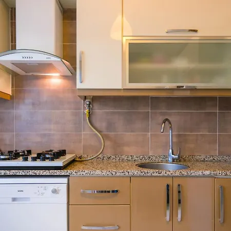 Flat W Balcony 5 Min To Metro And Coast In Lejlighed Izmir